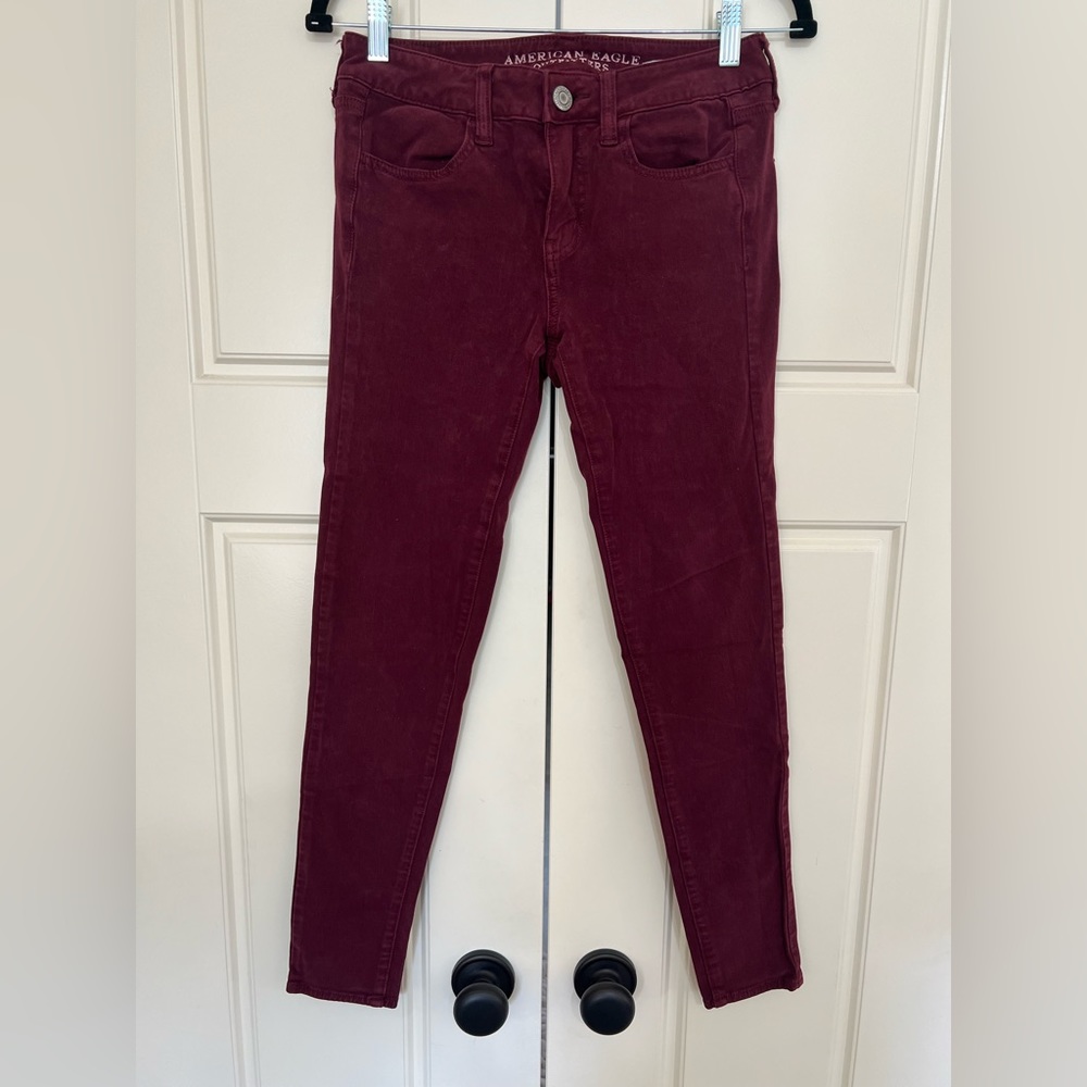 American Eagle Burgundy Jegging